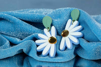 Daisy Statement Dangle