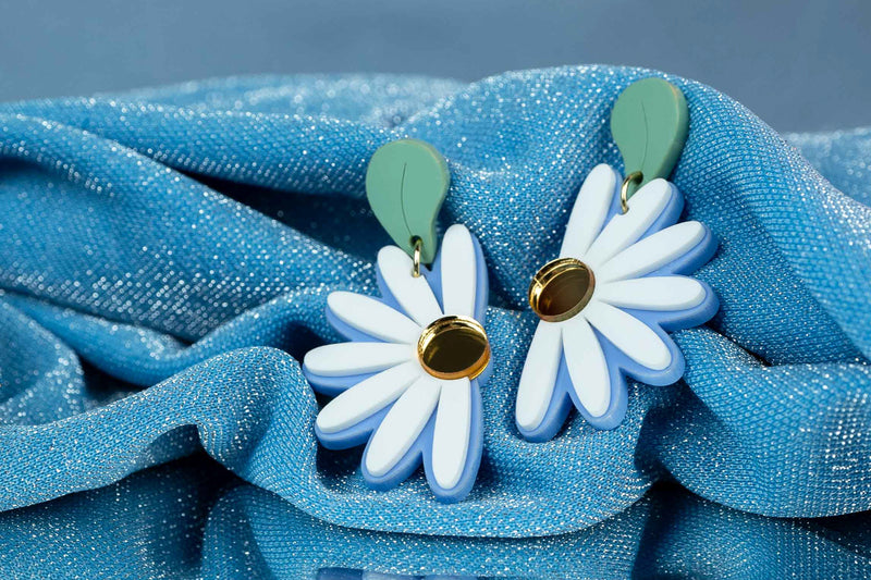 Daisy Statement Dangle