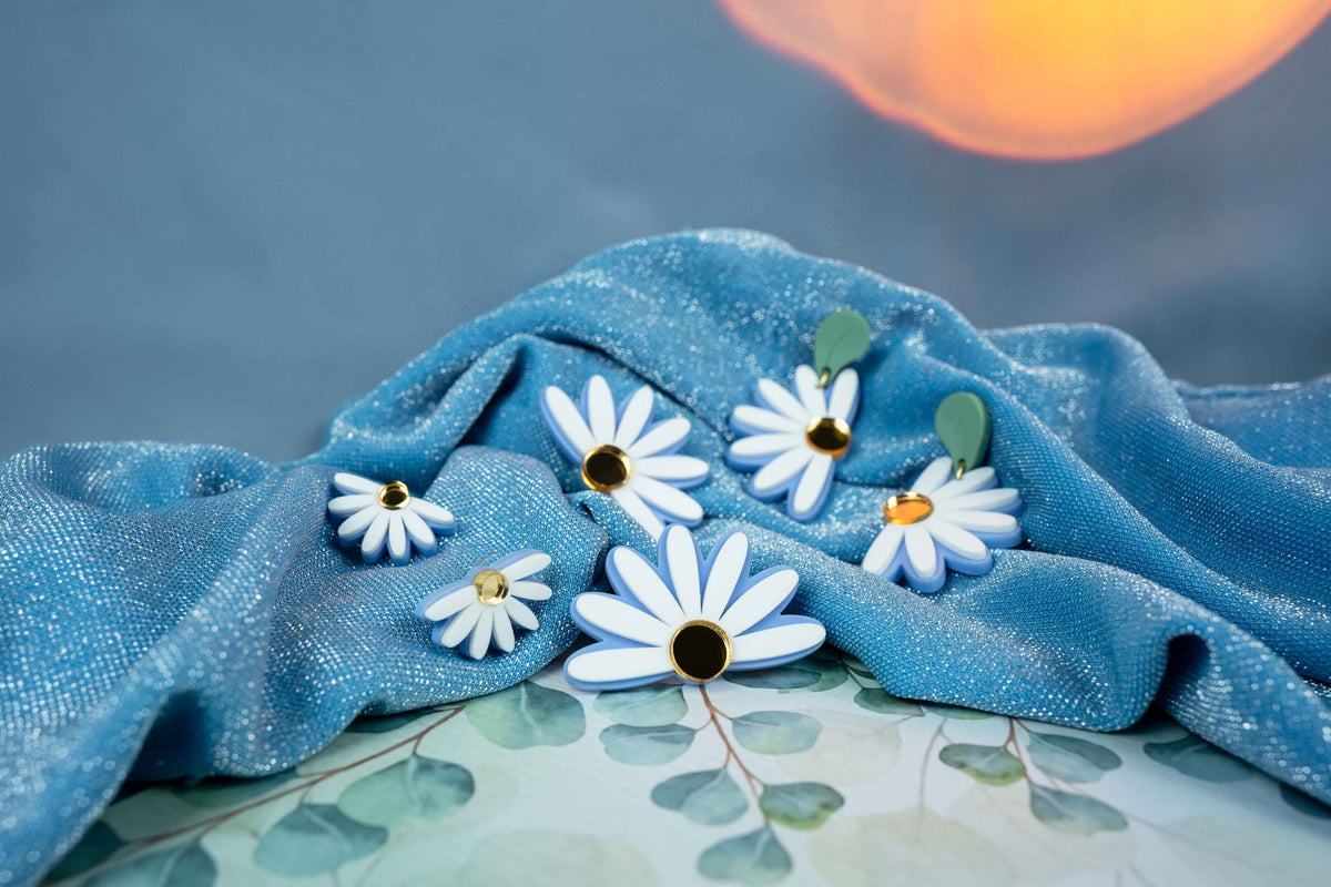 Daisy Statement Stud