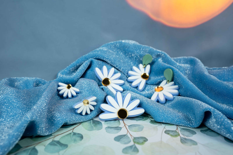 Daisy Statement Stud