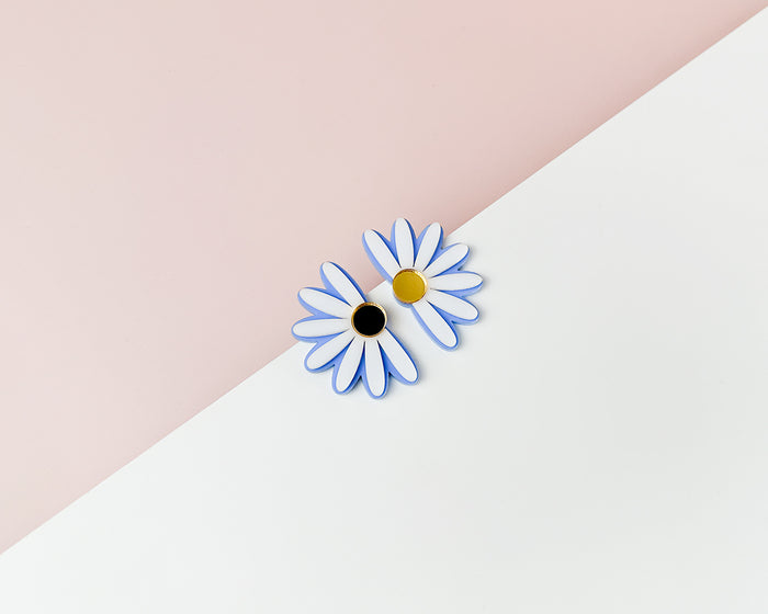 Daisy Statement Stud