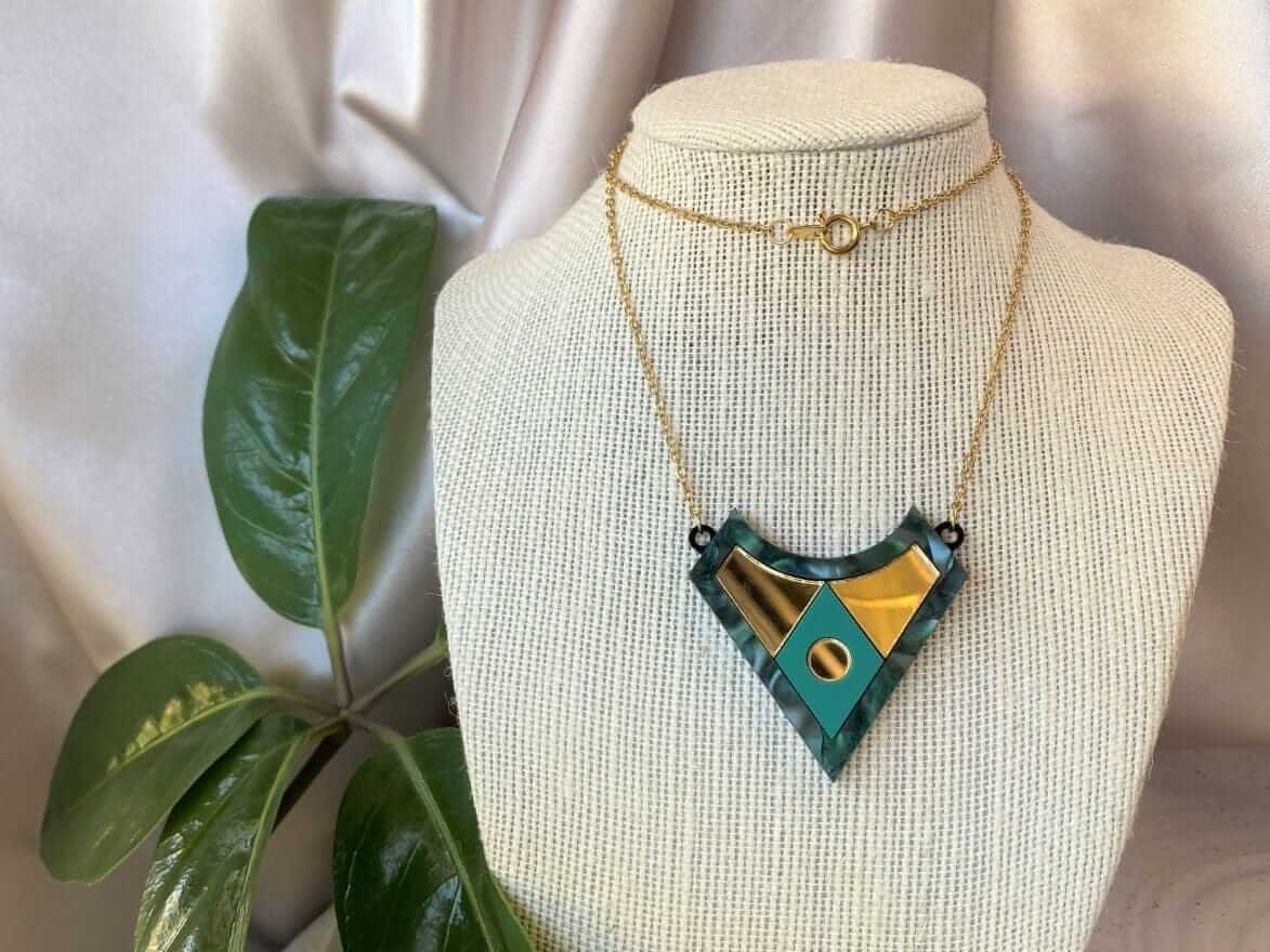Geraldine necklace shop