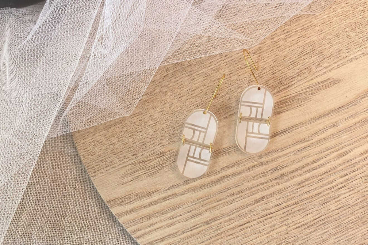 Double Arch Dangles Little Geraldine Frosted Clear 